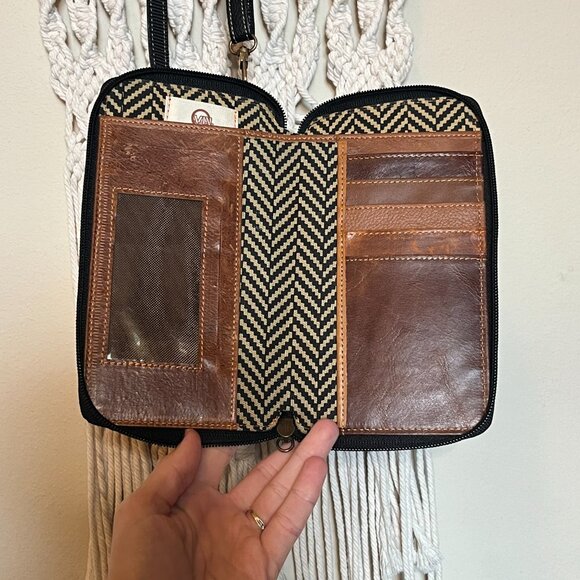 Vann & CoPrism Herringbone Cellphone Crossbody Wallet Purse - Picture 5 of 16